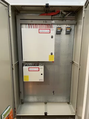 Tilslutning af automatisk vinduesstyring